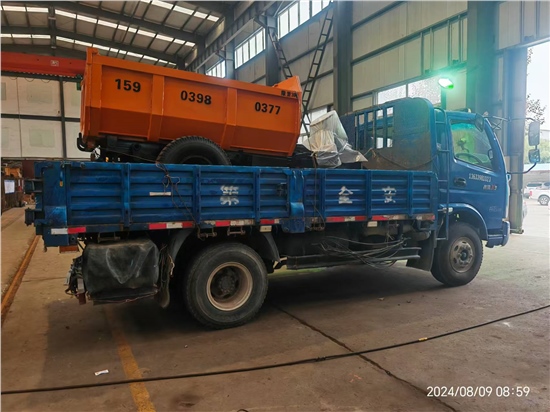 嗎與客戶訂購電動三輪車發貨